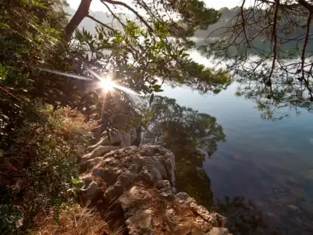 Zákutia veľkého jazera Mljet