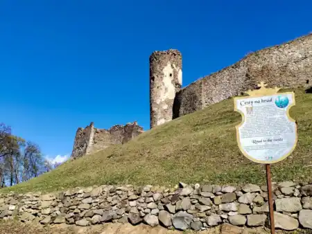 Výstup na Sarišský hrad