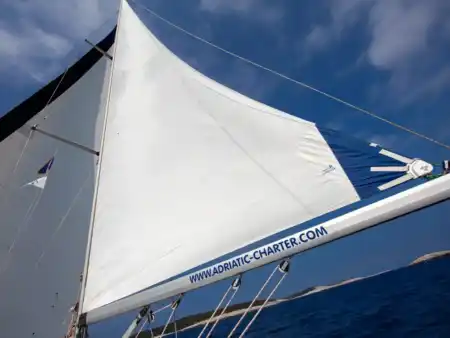 Jadran pod plachtami na ostrov Vis