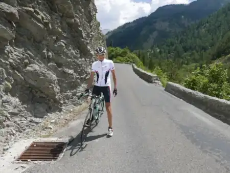 Vilko na výstupe na Col de la Cayolle