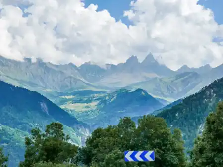 V pozadí Croix de Fer