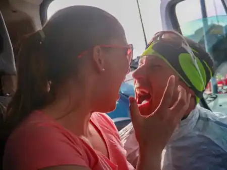 Keď sa tešíš že príde doprovodné auto