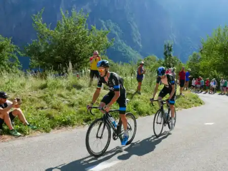 Pelotón Tour de France Montvernier