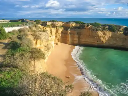Pláže Algarve v okolí Cala trailu