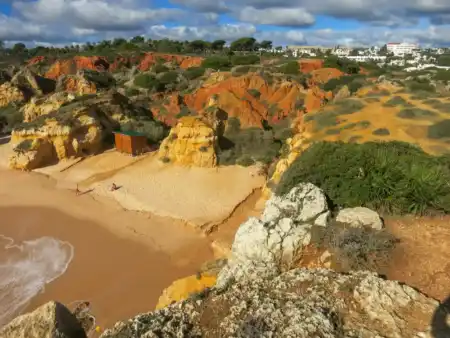 Pláže Algarve v okolí Cala trailu