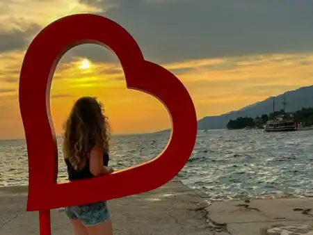 Starigrad večer pri mori
