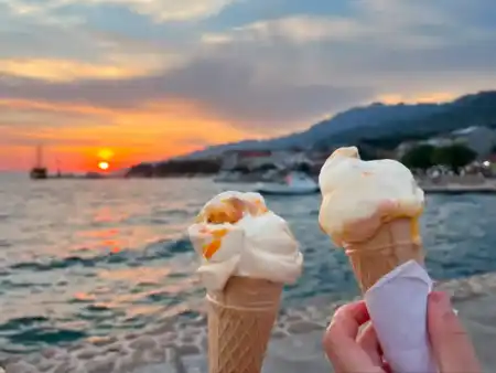 Starigrad večer pri mori
