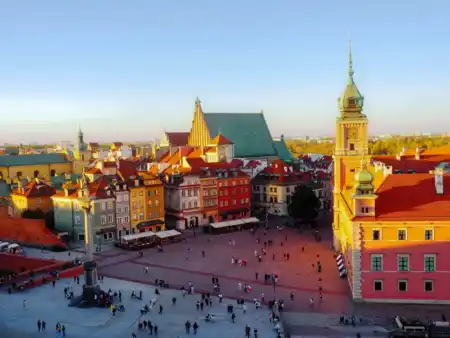 hradné námestie so Zigmuntovým stĺpom a Kráľovským hradom