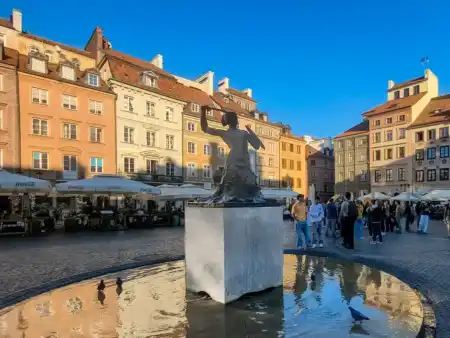 hradné námestie so Zigmuntovým stĺpom a Kráľovským hradom